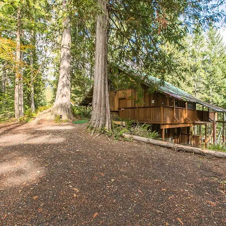 Chalet At Rainier Lodge